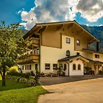 Bio-bauernhof Obertrattenbachhof *